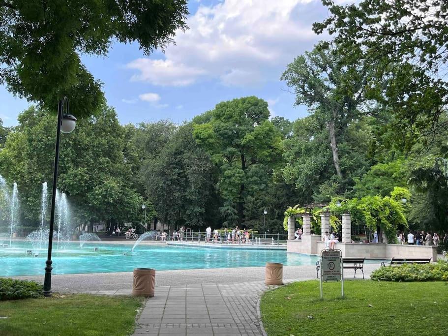 7Mins City Garden And Center+P Plovdiv Bagian luar foto